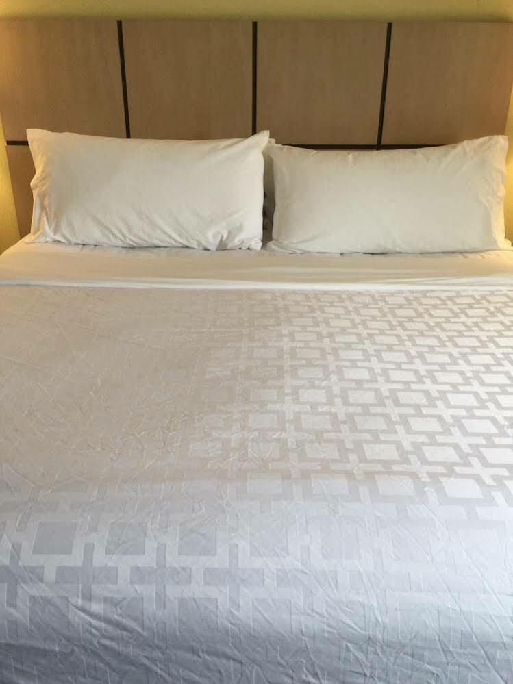Hotel Candlewood By Ihg Lincoln